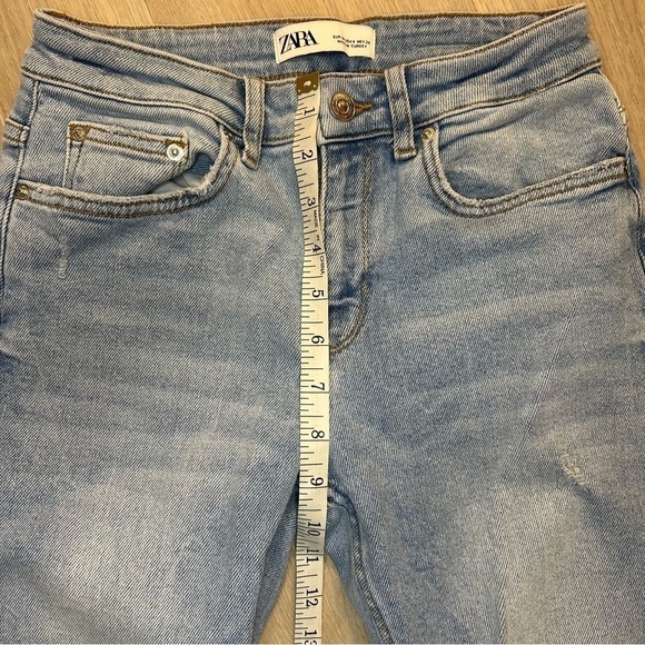 Zara Woman Slim Fit - Skinny Leg - Mid-Rise Jeans - Picture 10 of 13